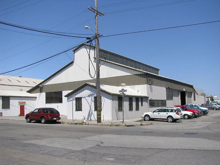 File:Dogpatch-old-warehouse-at-25th-and-Tennessee-2012 9825.jpg