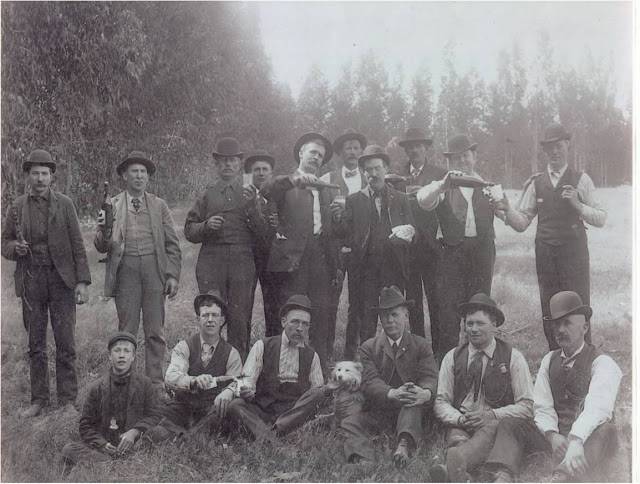 File:Foundin of local 85 mike casey in middle pouring beer 1905.jpg