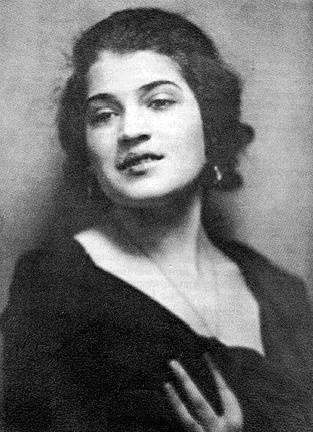 File:Italian1$tina-modotti-portrait.jpg