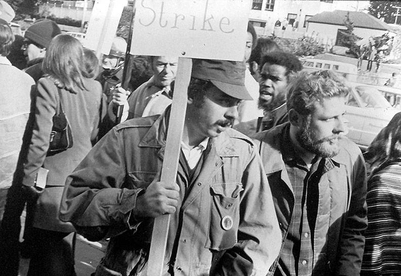 Sfsu-strike vet-w-sign drescher.jpg