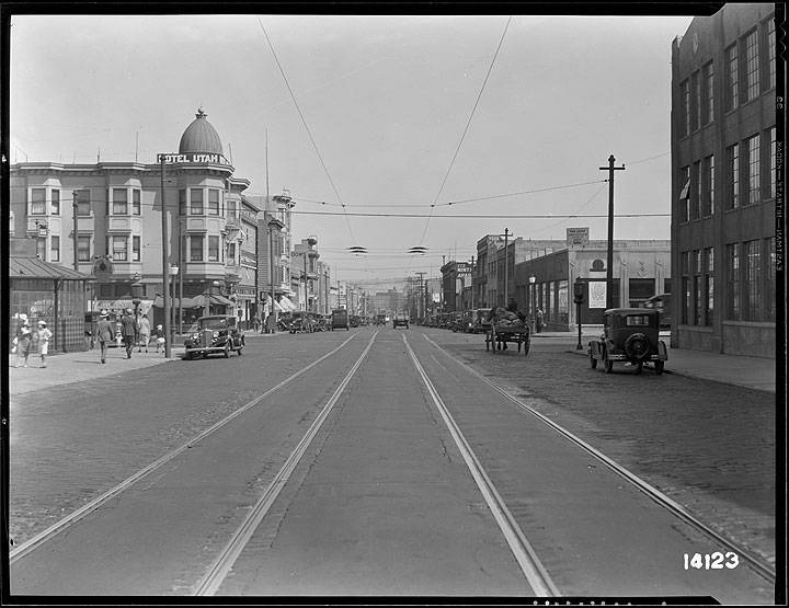 File:9th-and-Howard-Streets-Looking-South July-18-1933 U14123.jpg