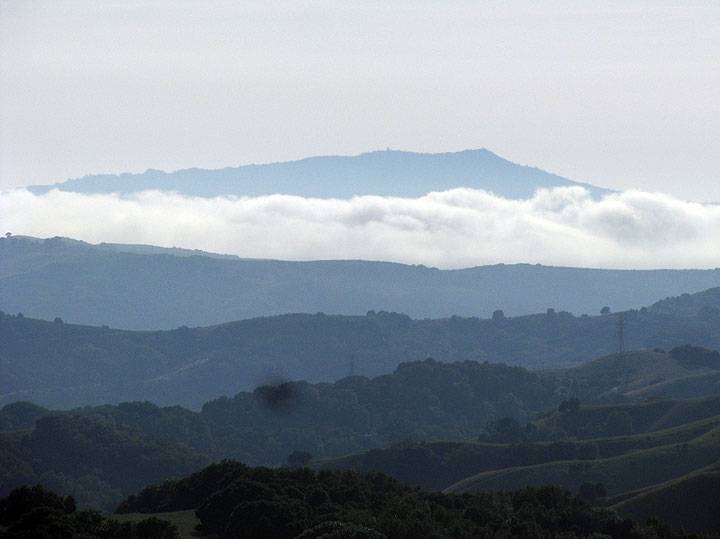 File:Briones-Regional-Park-cu-Mt-Tam-fog 7243.jpg