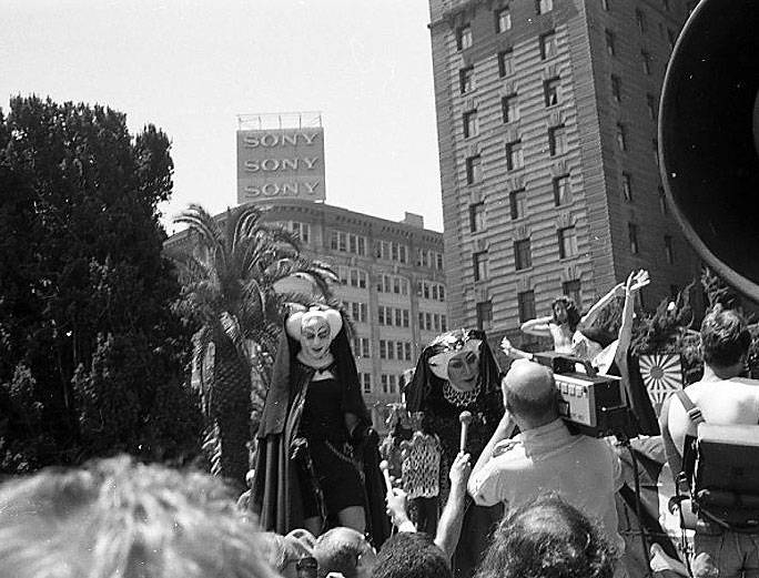 Sisters-of-Perpetual-Indulgence-at-Union-Square-bible-thumper-rally 015.jpg