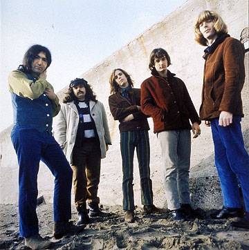 File:Grateful-Dead-posing-at-Ocean-Beach-San-Francisco-by-Herbie-Greene-1966xxxx 00013.jpg