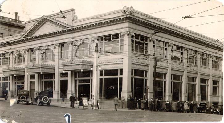 File:Automobile dealership at Van Ness Avenue and Geary Street apr 18 1923 AAD-4651.jpg