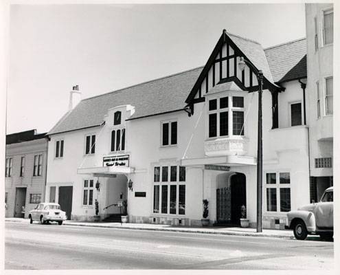 Gantner-Maison-Domergue Funeral Home 777 Valencia street 1964 AAC-4962.jpg