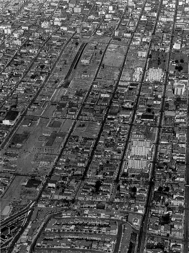 1961-aerial-of-Western-Addition-A-1-clearance-looking-east.jpg