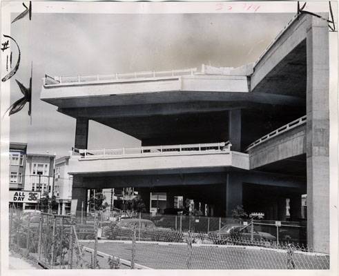 Central freeway at Fell and Octavia streets august 12 1965 AAK-1468.jpg