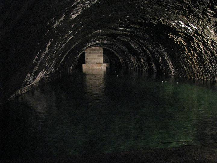 File:Albion-cistern 5841.jpg