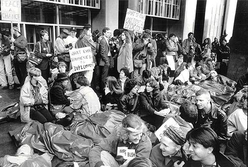 File:Polbhem1$fed-bldg-sit-in-1991.jpg