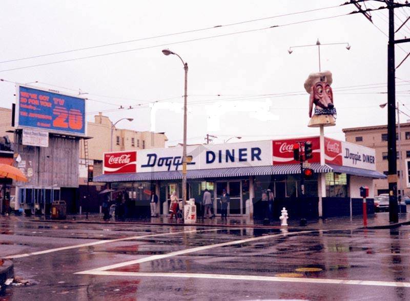 Doggie Diner on 18th c 1980 from Isabella Acuña.jpg