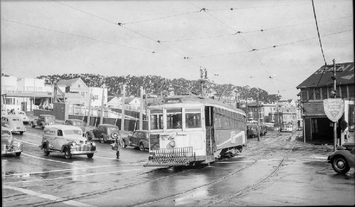 No 5 Streetcar exiting McAllister Car Barn at Fulton and Masonic, circa 1942. wnp14.3561.jpg