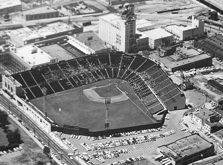 Seals-stadium-w-small-crowd 3037.jpg