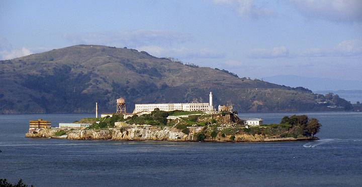 File:Alcatraz-spring-2011 2137.jpg