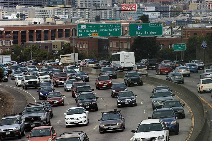 Hwy-101-heavy-traffic-at-Vermont-St-exit-northerly 4019.jpg