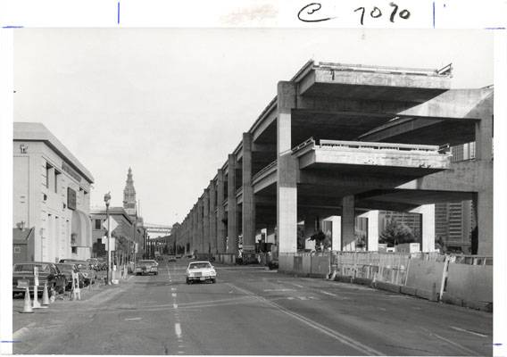 Image:Embarcadero Freeway mid-1950s AAB-3553.jpg