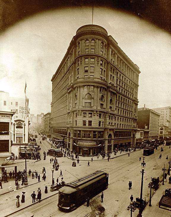 Market-and-powell-techau-tavern-c-1910.jpg