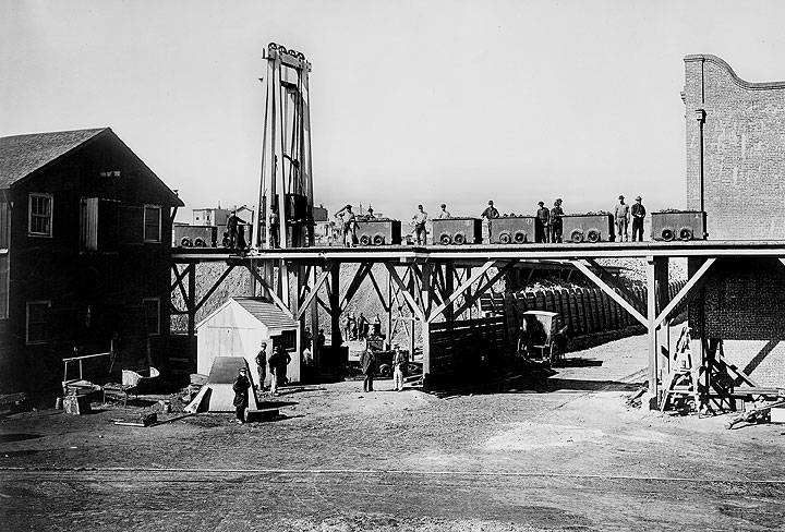 Coal-yard-and-tramway-at-Pacific-Mail-docks-1871-A12.18.315nl.jpg