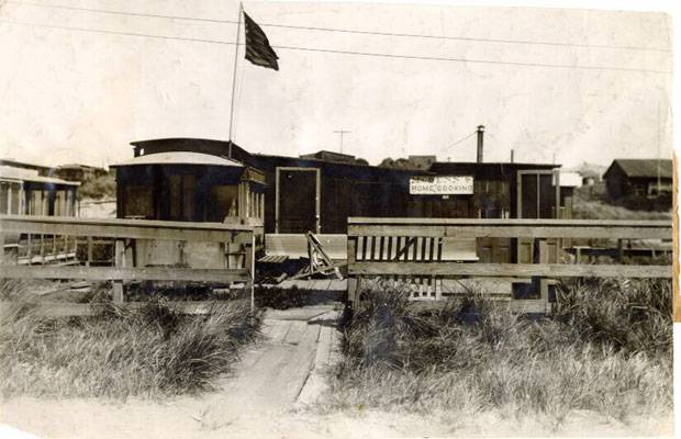 Mrs. Gunns Home Cooking restaurant at Carville near Ocean Beach nd AAB-9837.jpg