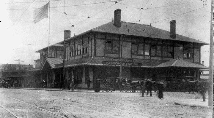 File:SP-depot-at-Townsend-and-3rd-1870s-1914---Randolph-Brandt-collection.jpg