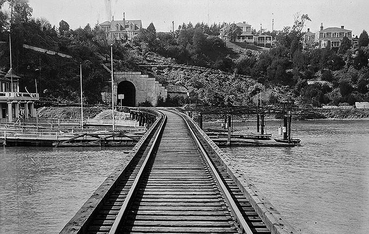 Black-Point-train-and-tunnel-1918-National-Maritime-Museum-image.jpg