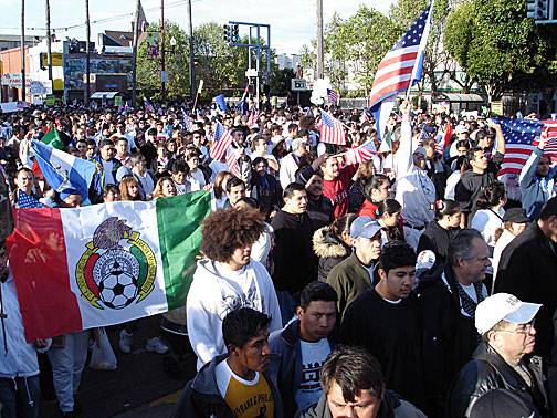 File:24th-and-Mission-immigrant-march-april-10-06 2298.jpg