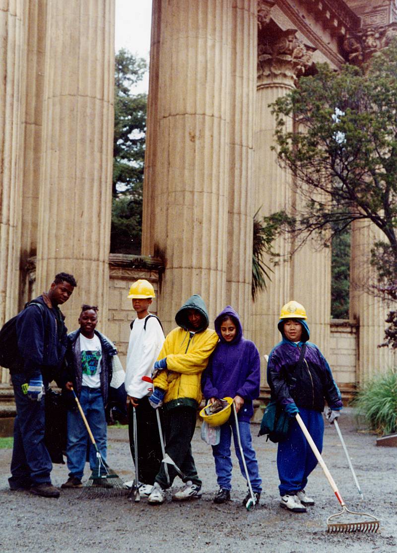 Kids at Palace of Fine Arts c1994 72dpi.jpg