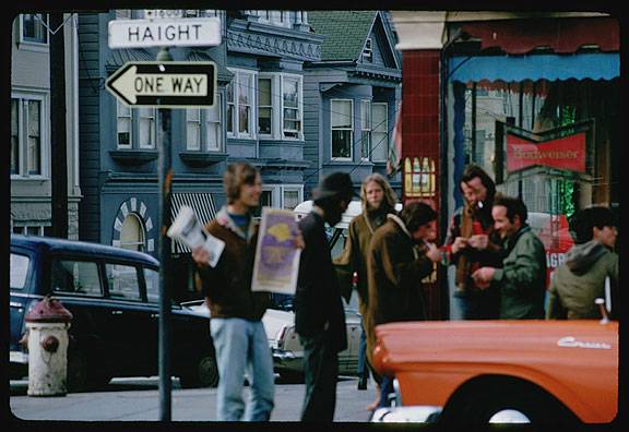Cushman-March-14-1968-selling-papers-on-Haight-corner-P15615.jpg