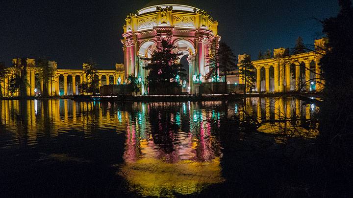 Palace-of-Fine-Arts-at-night-over-lagoon-1020335.jpg