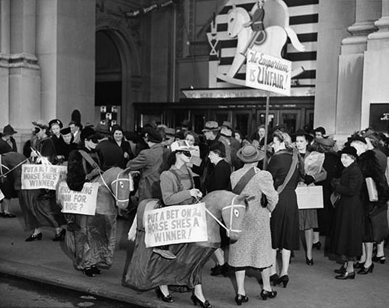 File:2 Striking-employees-of-the-Department-Store-Employes-Union-picketing-in-front-of-the-Emporium-Dec-4-1941-AAD-5522.jpg