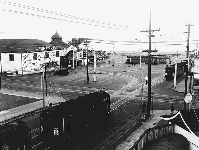 File:Streetcar-turnaround-at-playland-at-the-beach-c-1930s.jpg