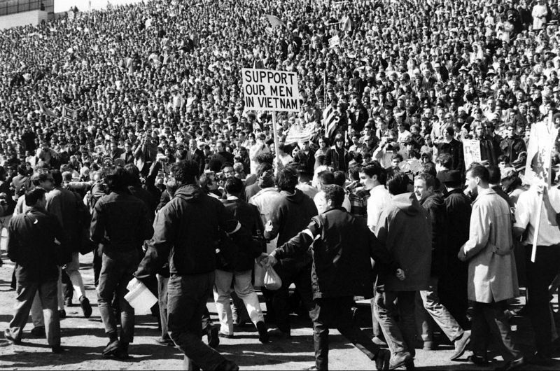 File:April 17 1967 Spring Mobilization at Kezar Ralph Crane Time-Life.jpg