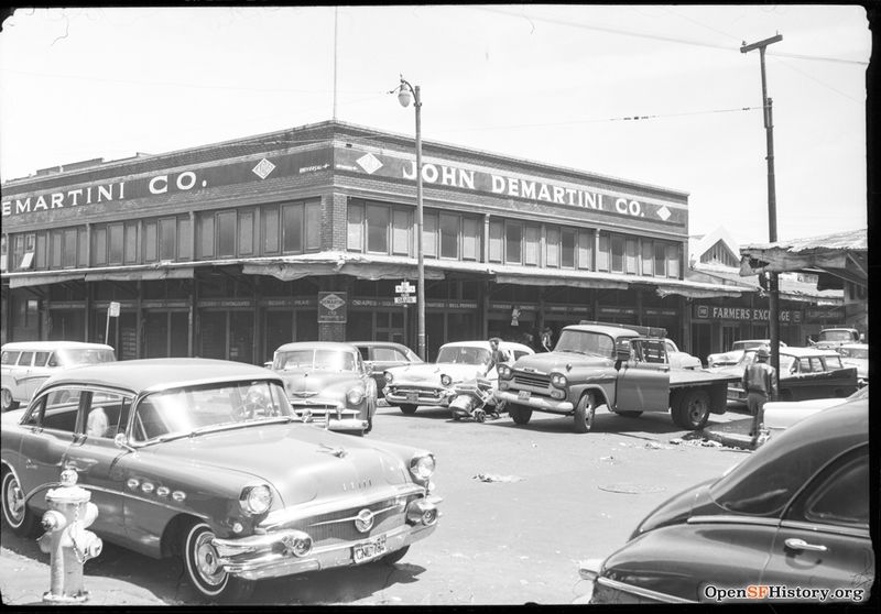 File:May 1959 Davis and Washington View of old Produce District, demolished for Golden Gateway Center; John Di Martini Co., Farmers Exchange wnp14.11135.jpg