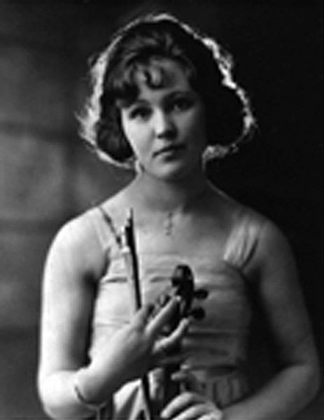 File:074elviraviolin1918.jpg