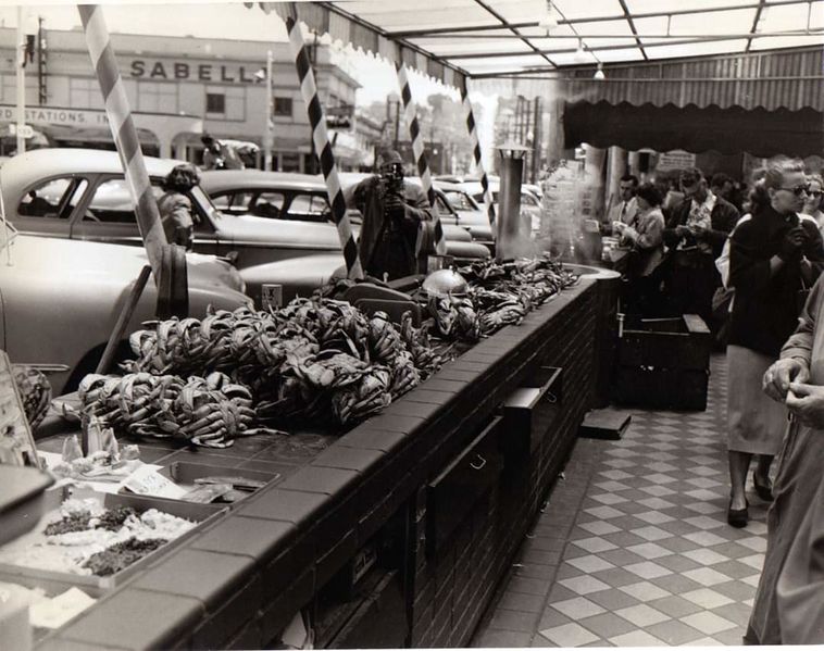 File:Crabs at fisherman's wharf 1950s.jpg