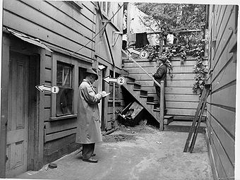 Building inspectors examine dwellings in the Western Addition, 1947; Photo: San Francisco History Center, SF Public Library