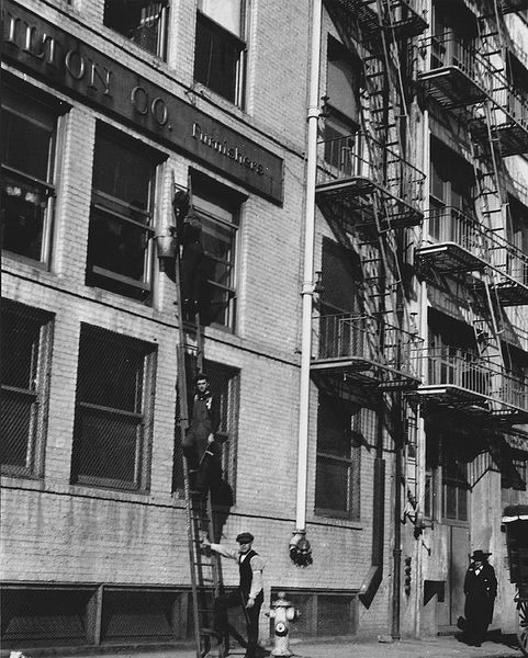 File:Silvio-Firpos-window-washing-business-pre-1920.jpg