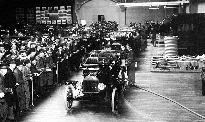 File:Ford-assembly-line-in-Palace-of-Transportation---4400-cars-were-made-during-PPIE.jpg