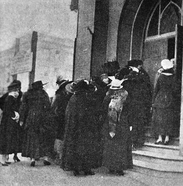 File:Prostitutes-1917.jpg