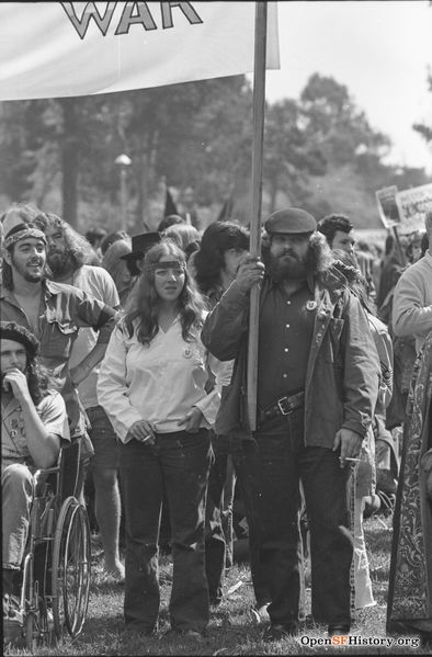 File:Peace March Apr 22, 1972 wnp28.3230.jpg