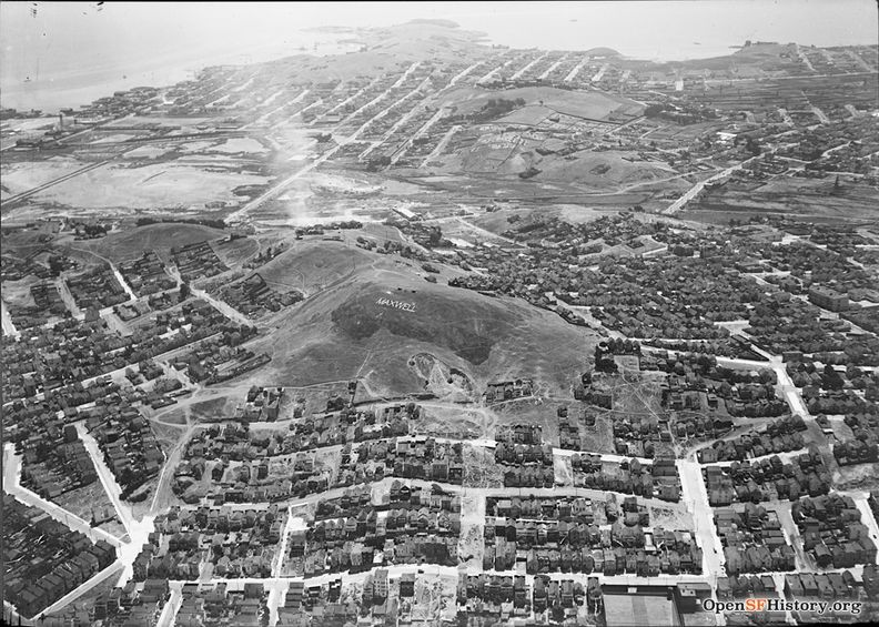 July 1923 Bernal aerial Maxwell cars parked on top of hill as part of ad campaign wnp15.393.jpg