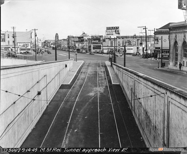 File:Twin Peaks Tunnel 1945 wnp36.04578.jpg