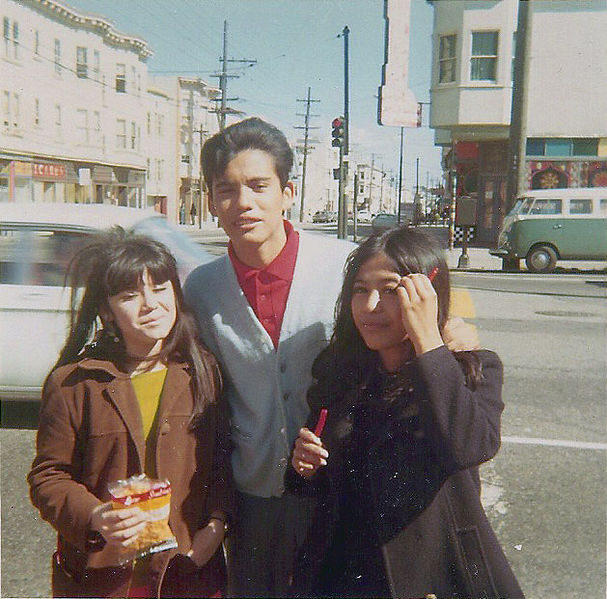 File:Oscar-Coronado-Tina-and-unknown-nameat-Dolores-and-18th-1969.jpg