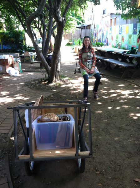 File:LisaRuth Elliott with breadmobile at secret garden following martin baró workshop may 2013.jpg