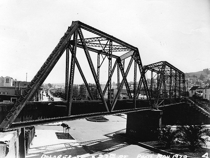 RR-bridge-over-Dolores-at-27th-May-1929 72dpi.jpg