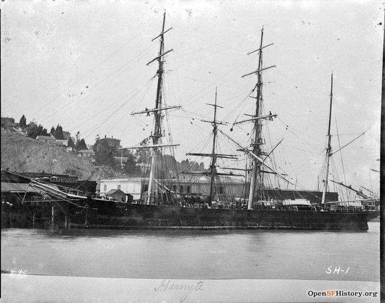 File:Abernyte 44c Bark-rigged sailing ship moored at foot of Telegraph Hill. Lombard Warehouse and North Point Warehouse in background. c1900 wnp71.2387.jpg