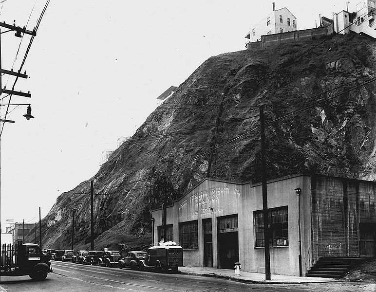 File:Sansome-south-at-Filbert-Feb-17-1942-SFDPW 72dpi.jpg