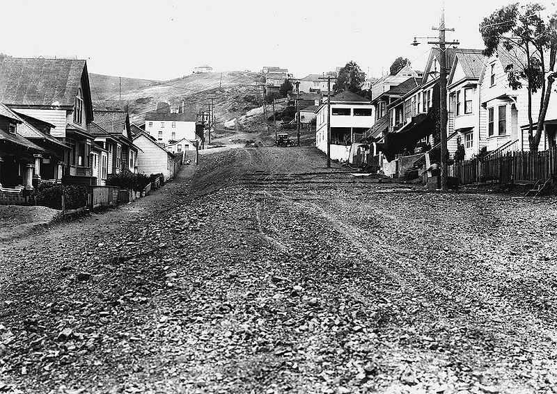 File:Valley-St-west-from-Noe-Castro-is-nexst-block-June-15-1922-SFDPW.jpg