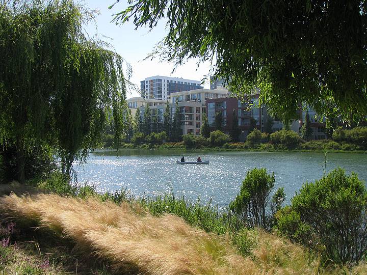 File:Canoe-on-Mission-Creek-w-trees-and-condos 8702.jpg