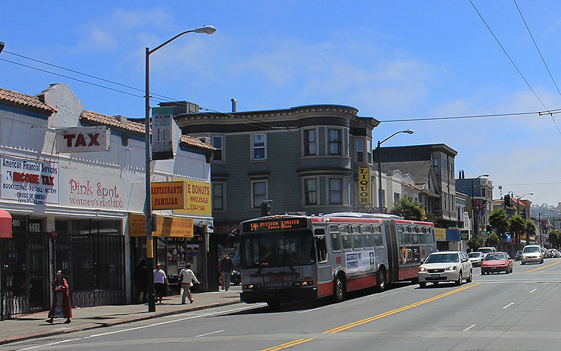 File:14L-on-outer-MIssion 2796.jpg